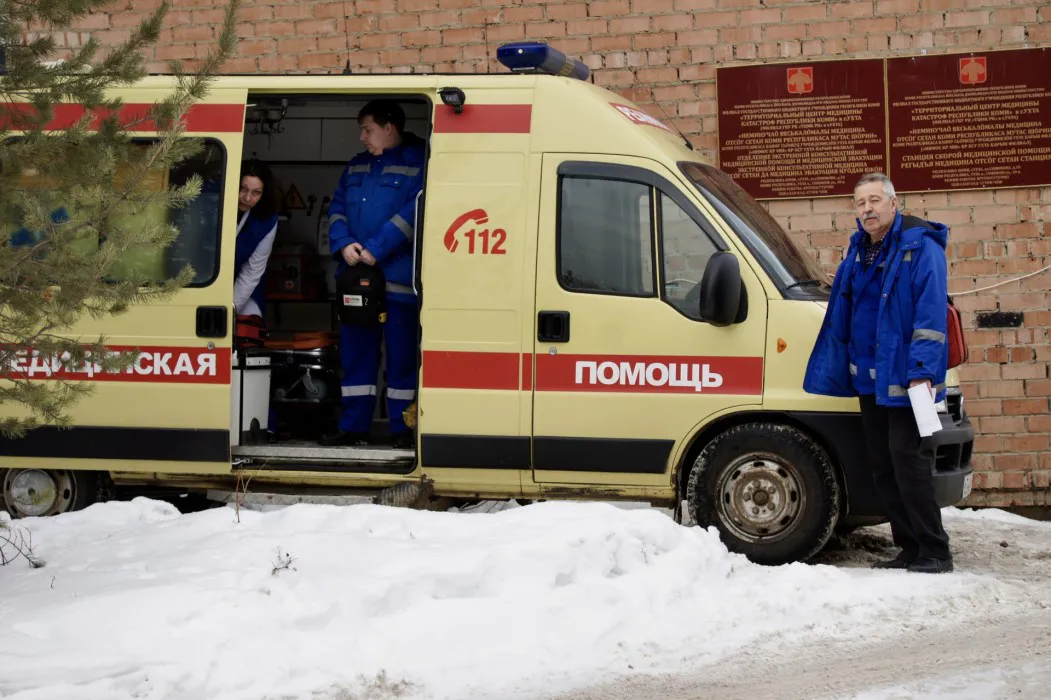 Врачи “скорой” спасли жизнь жительнице Коми: медики применили редкий метод