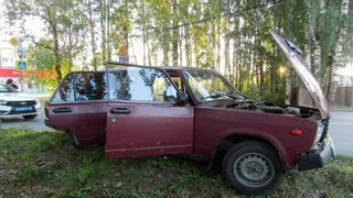 В столице Коми пьяный юноша угнал машину, чтобы покататься и переночевать в ней