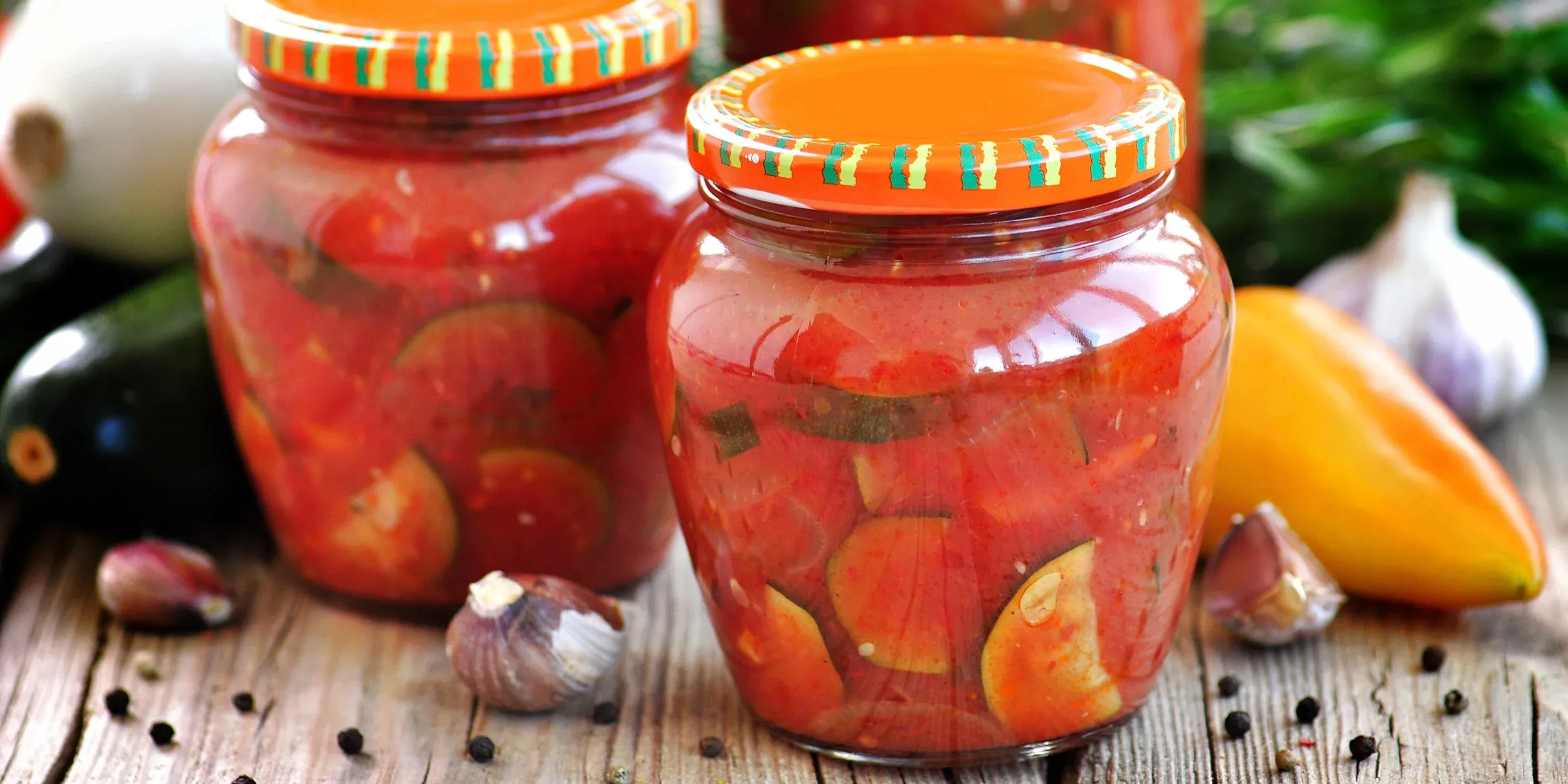 Салаты из кабачков на зиму: 10 простых и очень вкусных вариантов