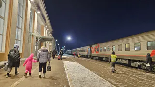 Выкинут из вагона вместе с чемоданами: в РЖД ужесточили правила, теперь не поможет даже купленный билет