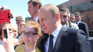 Президент РФ Путин вспомнил о своей работе на стройке в Коми