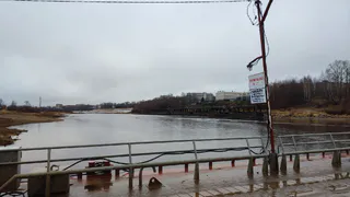 Один из понтонных мостов в Коми закрыли для движения