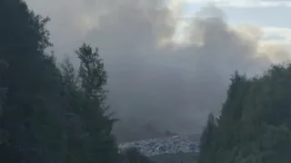 В Коми под Ухтой загорелся полигон ТБО, чёрный дым видно из города