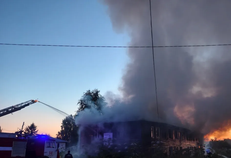 В Коми потушили крупный пожар, охвативший площадь 200 квадратных метров