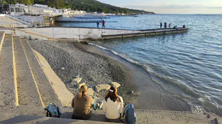 Друзья решили отдохнуть на море за чужой счет, но прогадали