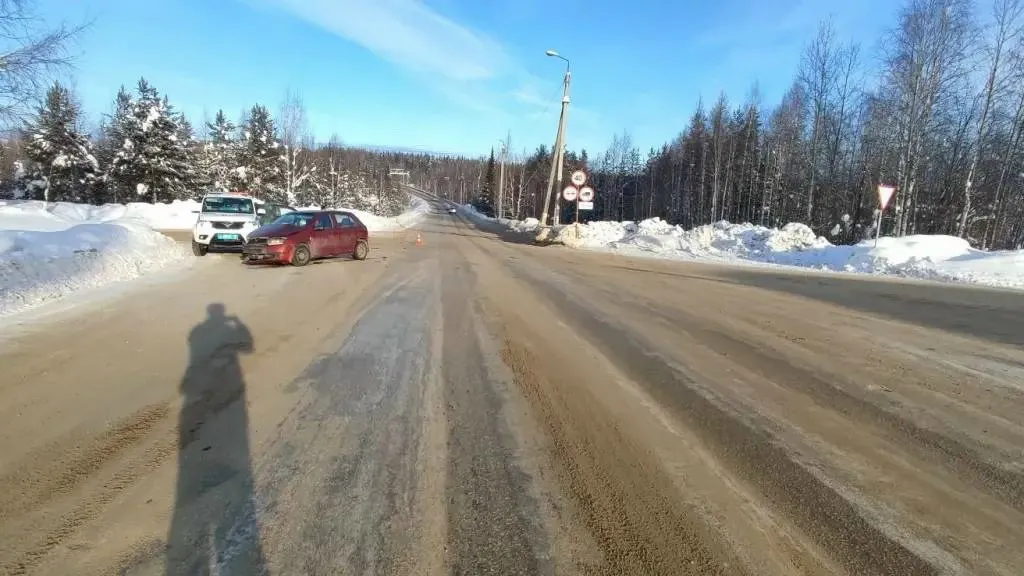 Полувековой стаж не спас водителя от ДТП на перекрестке в Коми