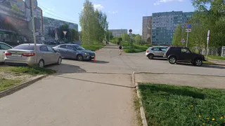 В Коми два ребенка оказались под колесами авто