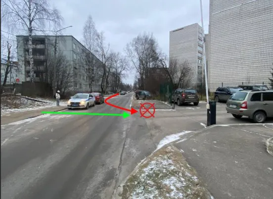 Две несовершеннолетние девушки пострадали под колесами машин в городах Коми