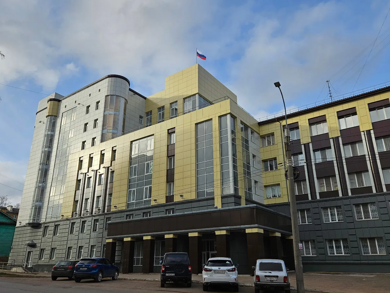 В Коми подросток вымогал деньги на “электронку” и проезд