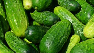 Огурцы на зиму: самый вкусный рецепт с лайфхаком для хруста в 5 вариантах