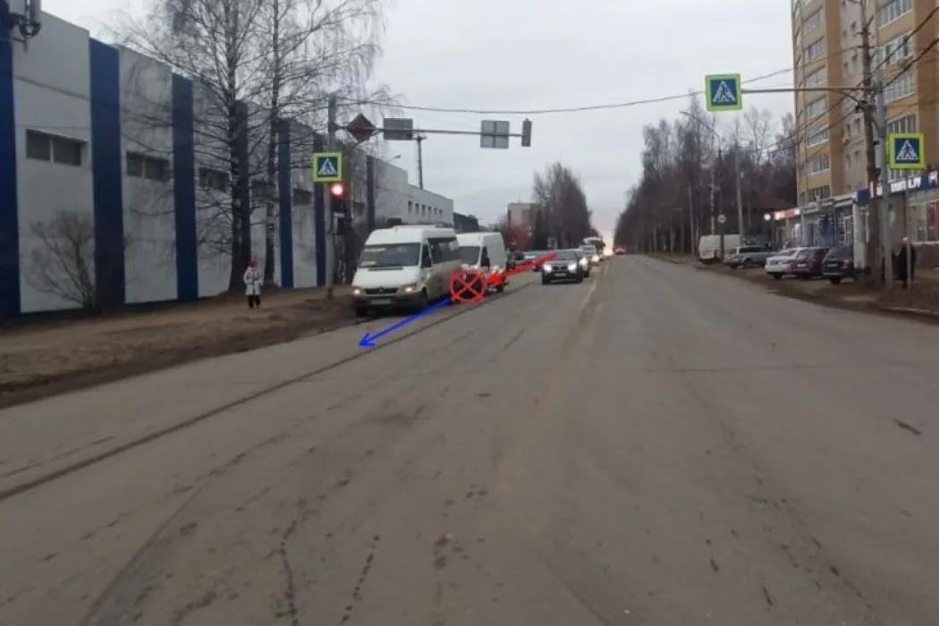 В столице Коми столкнулись фургон и автобус