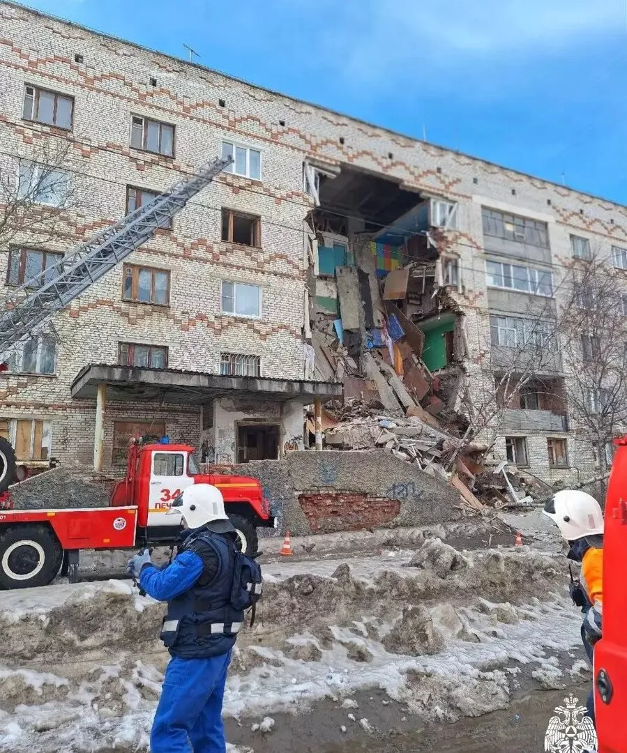 В Коми обломки рухнувшего дома вывезли на дачные участки