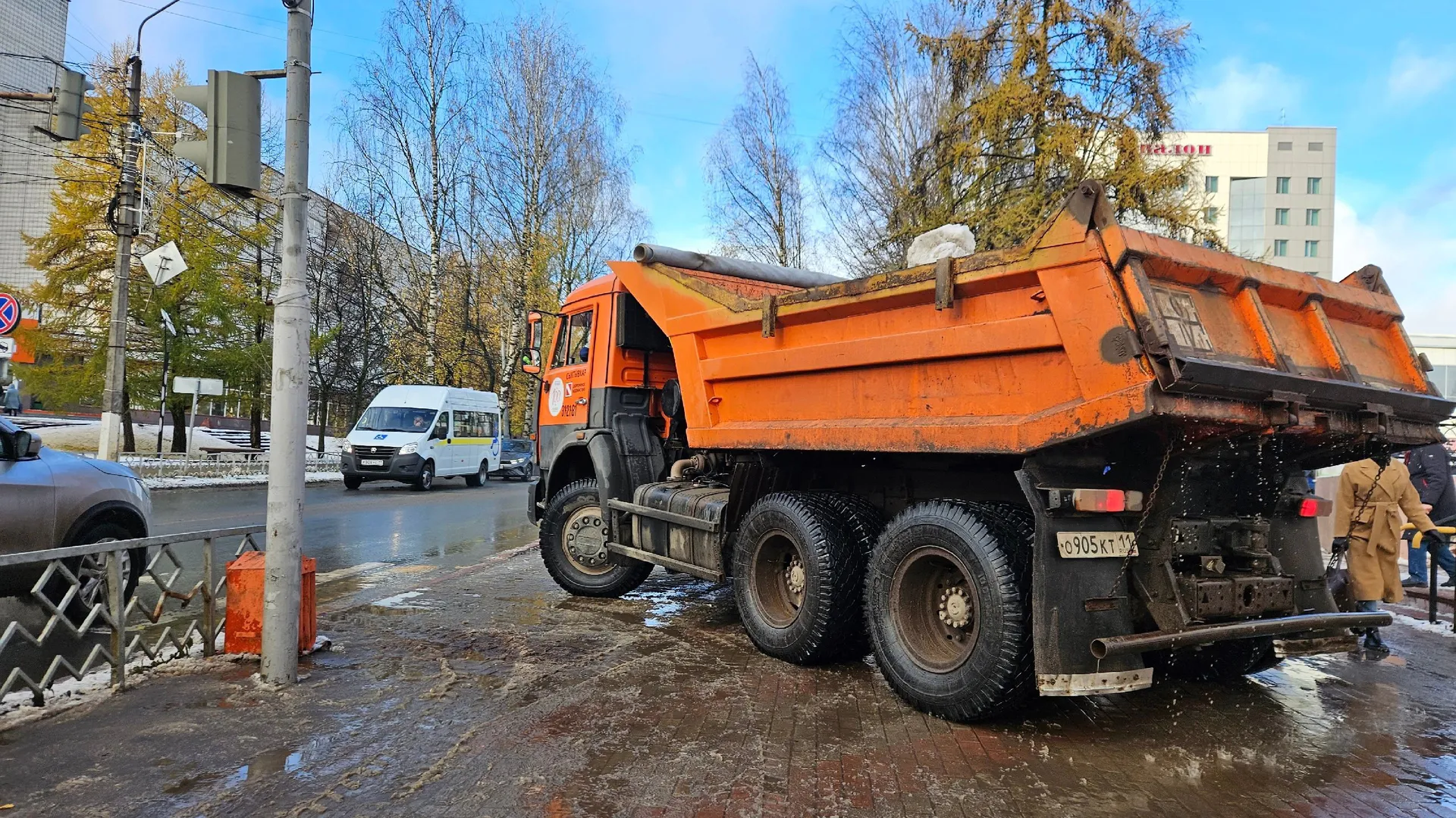 В Коми на 17 дорогах ограничат движение некоторых авто