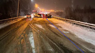 На заснеженных трассах в Коми встречка стала для водителей роковой ловушкой
