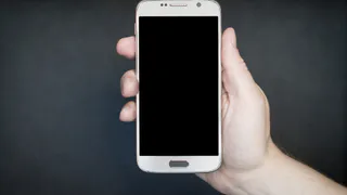 Как понять, что смартфон следит за вашими действиями?