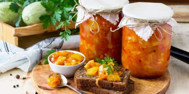 Салаты из кабачков на зиму: 10 простых и очень вкусных вариантов
