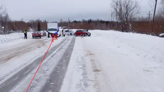 В Коми водитель "Киа" протаранил грузовик на встречной полосе