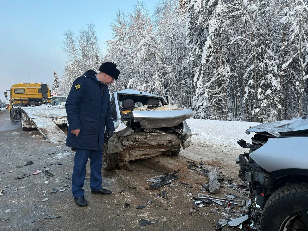 В массовом ДТП с шестью автомобилями на трассе в Коми травмировались двое