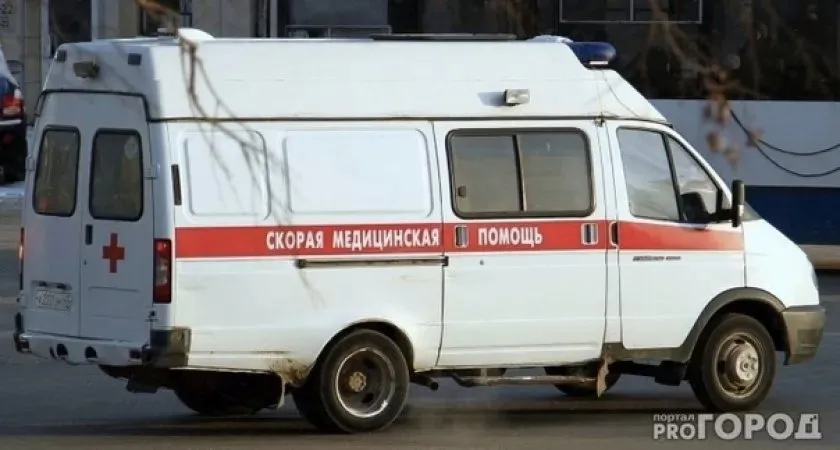 77-летняя жительница Коми упала и потеряла сознание в офисе УК