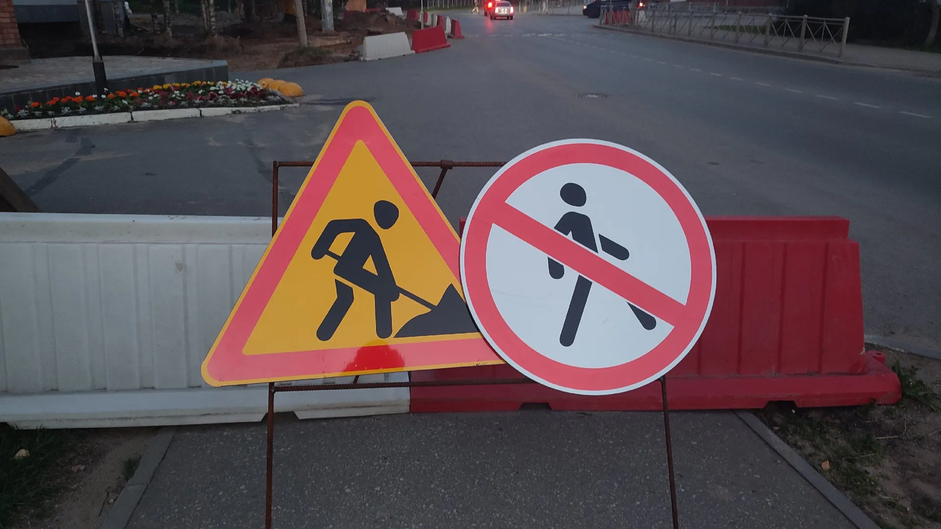 На улице Крутая в Сыктывкаре продолжили ремонтные работы