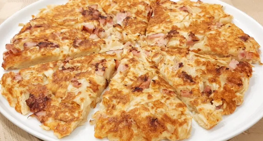 Вкусный завтрак из лаваша за 10 минут: все перемешал и на сковороду