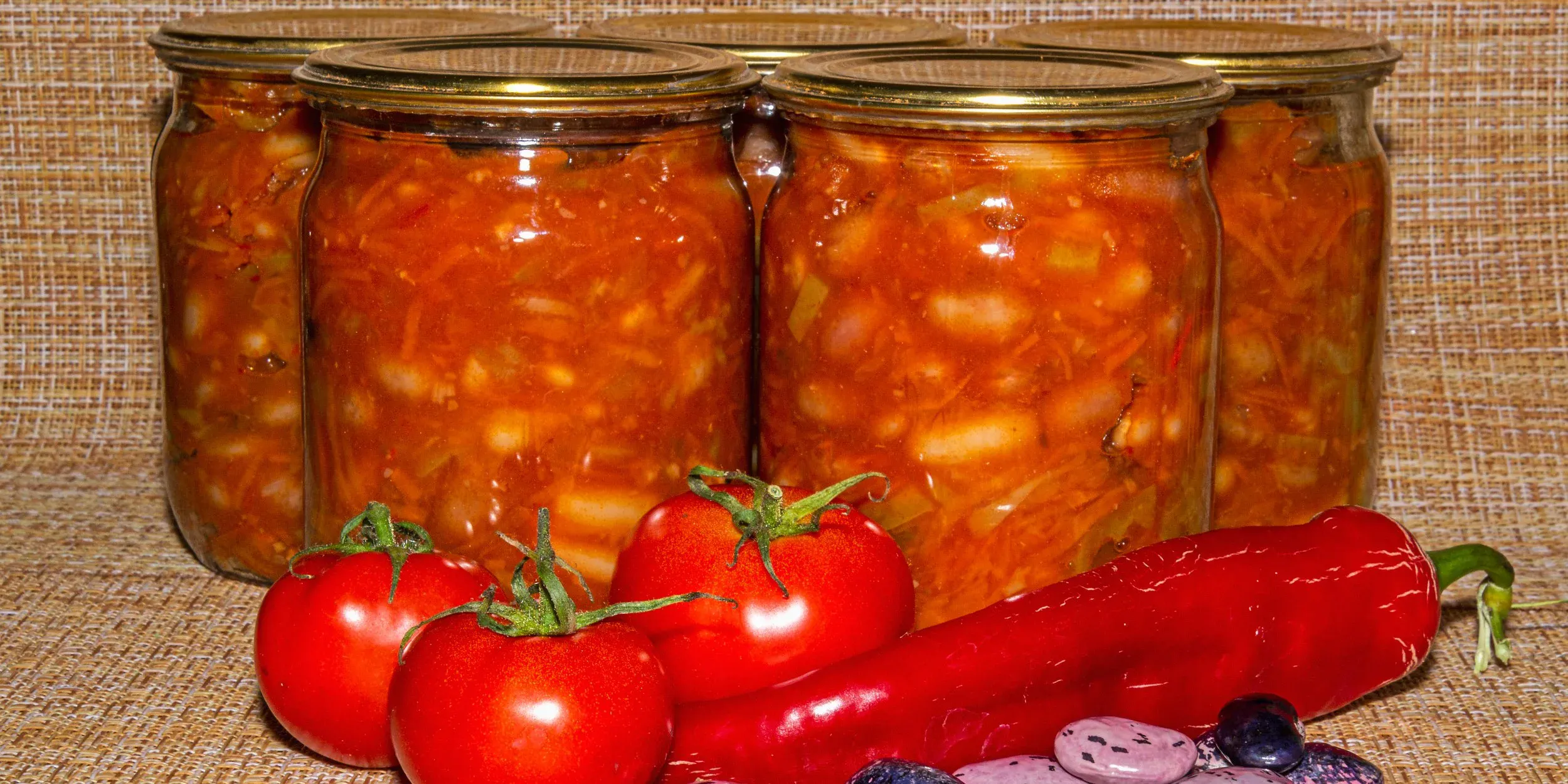 Салаты из кабачков на зиму: 10 простых и очень вкусных вариантов