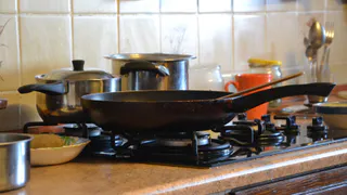 3 "пшика" на сковороду – и от нагара не следа: налет со стеклянных крышек тоже сойдет