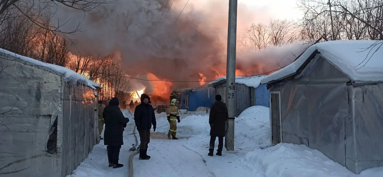 В Коми в преддверии Нового года сгорел деревянный жилой дом