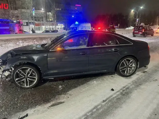 На перекрестке в Коми в ДТП с двумя Audi пострадали водитель и пассажир