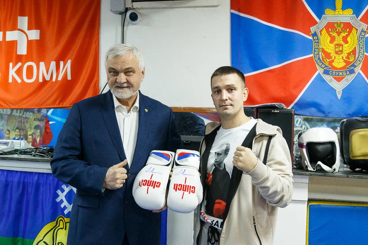 Глава Коми встретился с юными самбистами республики