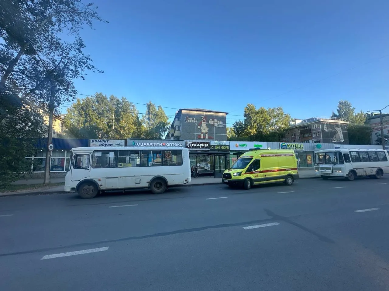 В Сыктывкаре пенсионерка пострадала из-за резкого торможения автобуса
