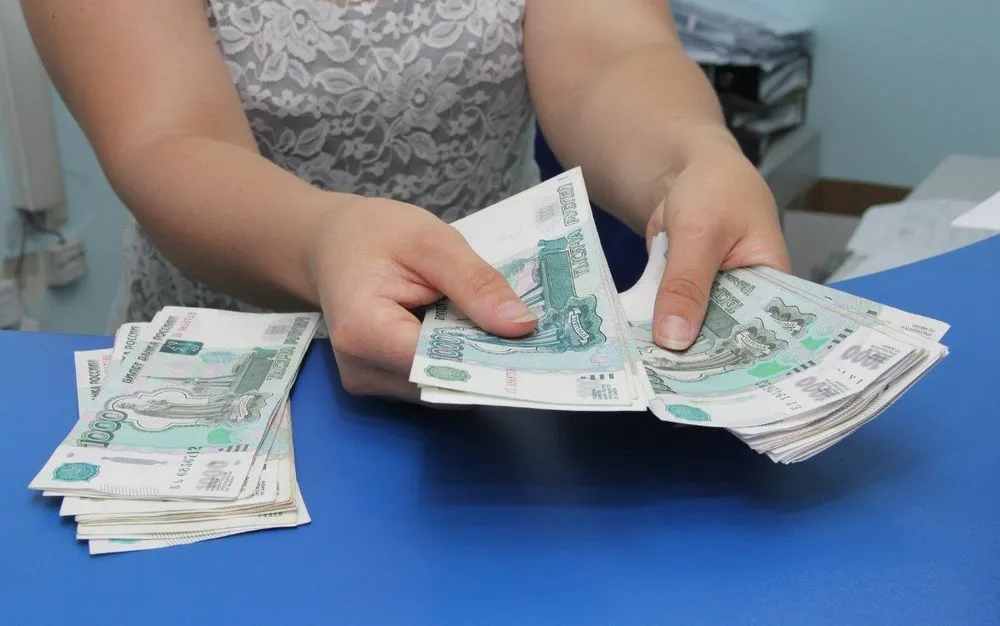 МФО заплатит должнику из Коми 20 тысяч рублей за моральный вред