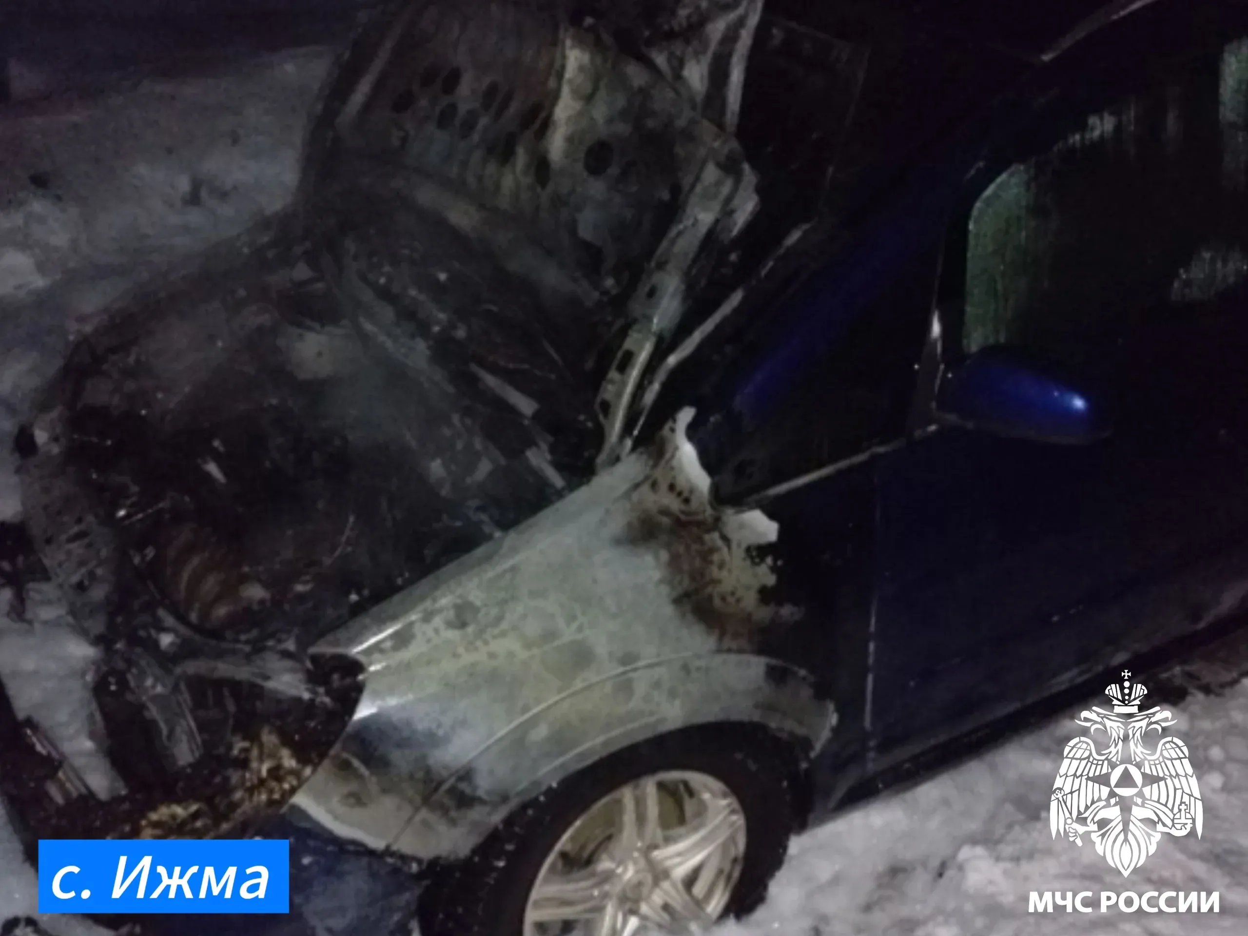 Огнеборцы Коми спасли жилые дома и автомобиль