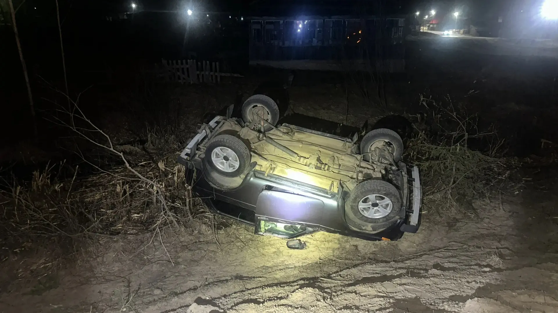 В Коми при съезде в кювет погиб водитель Lada