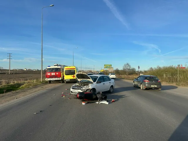 В Коми два водителя на Lada спровоцировали ДТП: скутерист погиб, пешеход в больнице