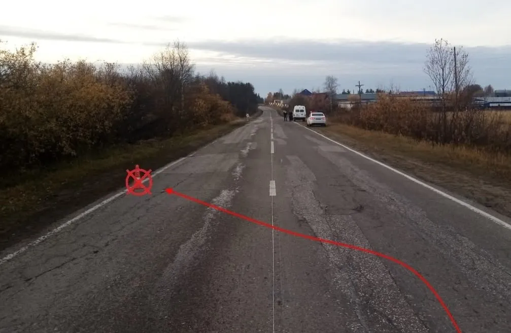 Юный и опытный водители попали в больницу после съезда в кювет в разных районах Коми
