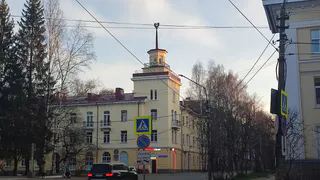 Помещение в знаменитом "доме под шпилем" Сыктывкара вновь выставили на торги