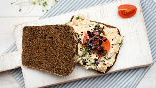 Намазка, которая завоевала сердца всех людей: так вкусно, что можно проглотить язык