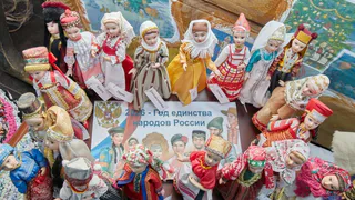 В УФСИН по Коми провели выставку кукол в национальных костюмах народов России