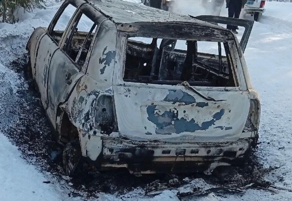 В Коми под Югыдъягом в машине сгорел мужчина