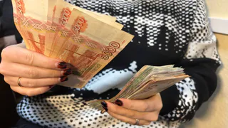 Стало известно, у каких специалистов в Коми упали и взлетели зарплаты