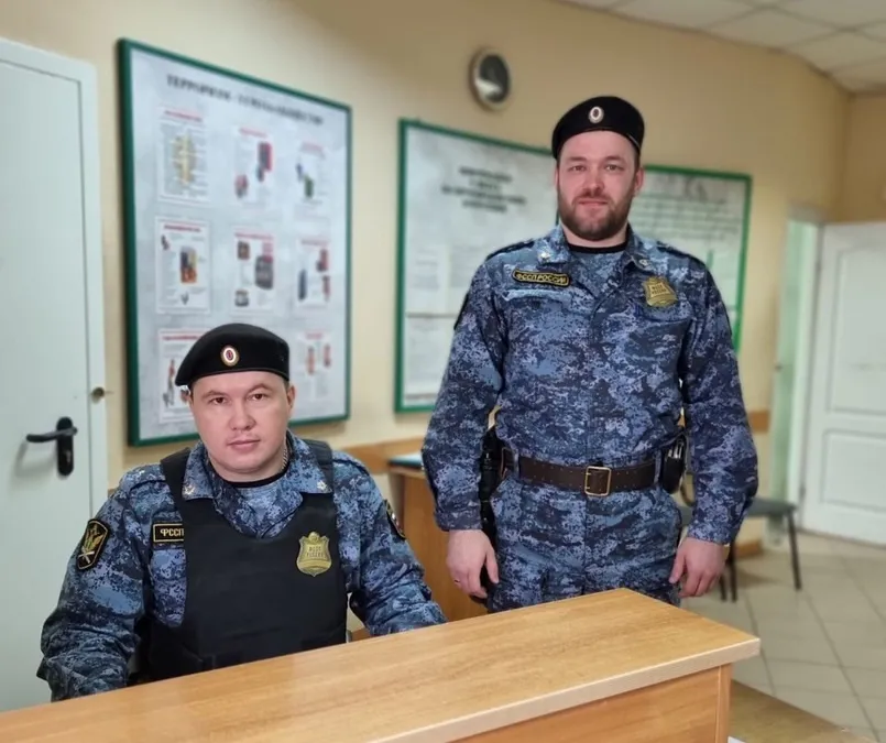 Необычный день судебных приставов в Коми: во время задержания правонарушителя спасли его гостя