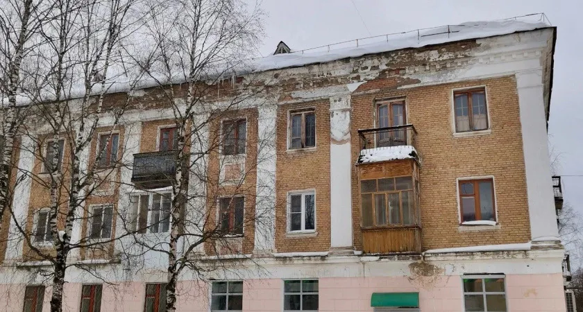 В Коми стремительно разрушается старая часть одного города