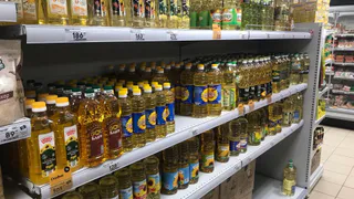Янтарная гадость в прозрачной бутылке: Роскачество назвало самые худшие бренды растительного масла