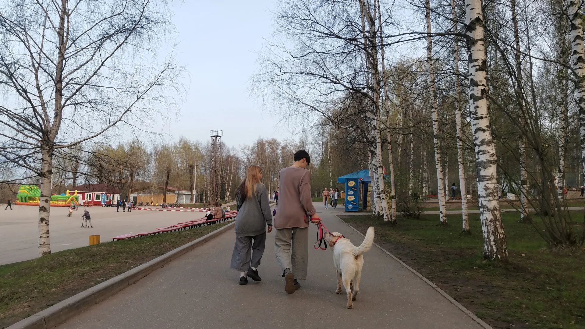 Первое свидание: 5 вещей, на которые мужчины обращают внимание, кроме макияжа и каблуков