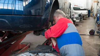 Многие автовладельцы даже не подозревают из-за чего мастер в автосервисе "приговаривает" к замене катализатор