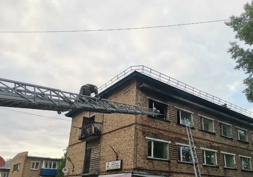 В Коми при трёх пожарах спасли одного и эвакуировали 177 человек