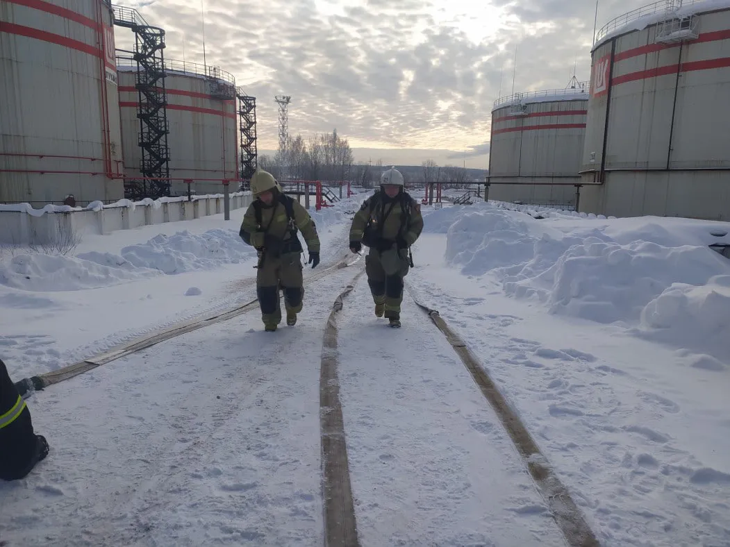 В одном из городов Коми ликвидировали последствия "взрыва" на заводе