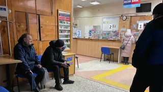 Пенсионерам нужно срочно сходить в соцзащиту за выплатой. Деньги уже выдают