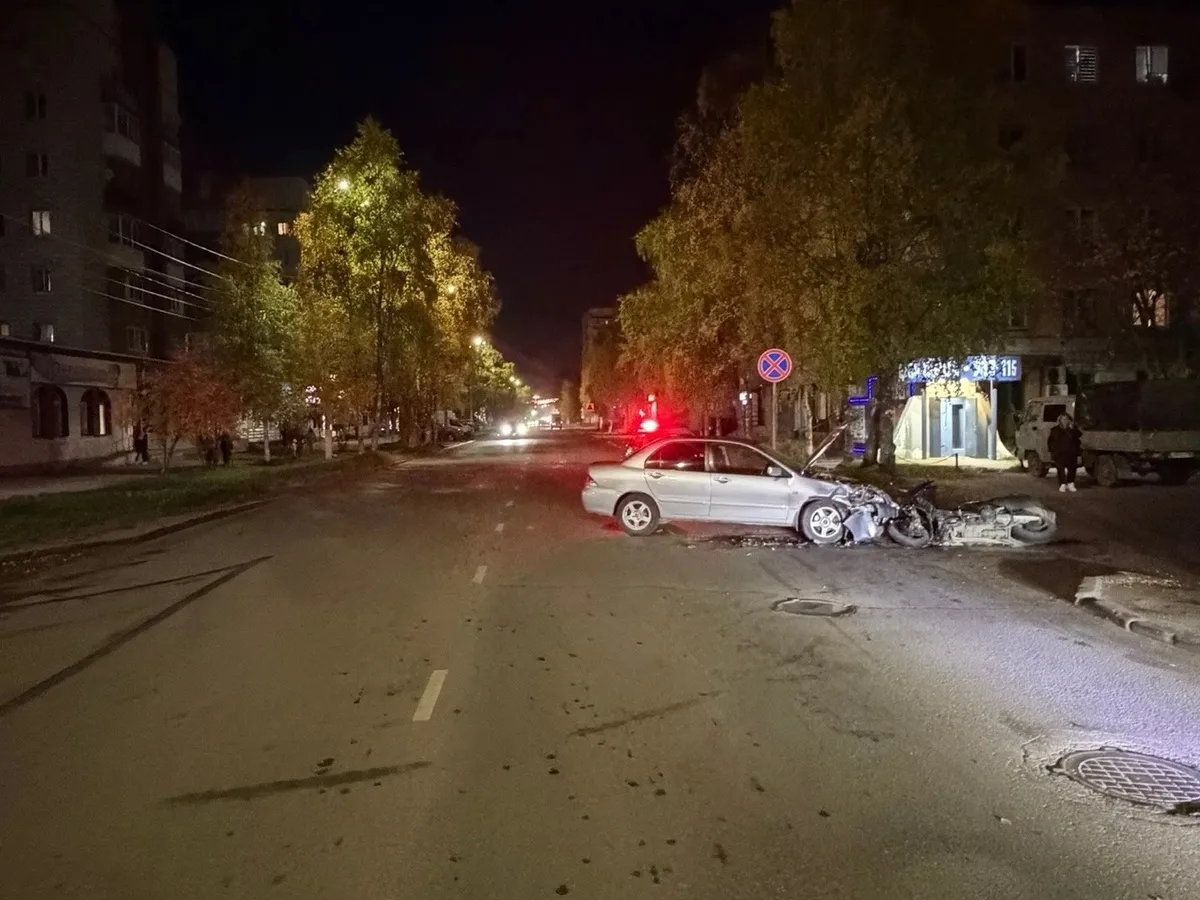 В Коми два мотоциклиста без прав попали в больницу после ДТП